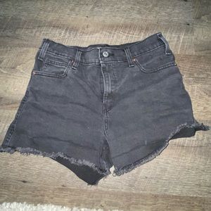Black Levi’s denim shorts